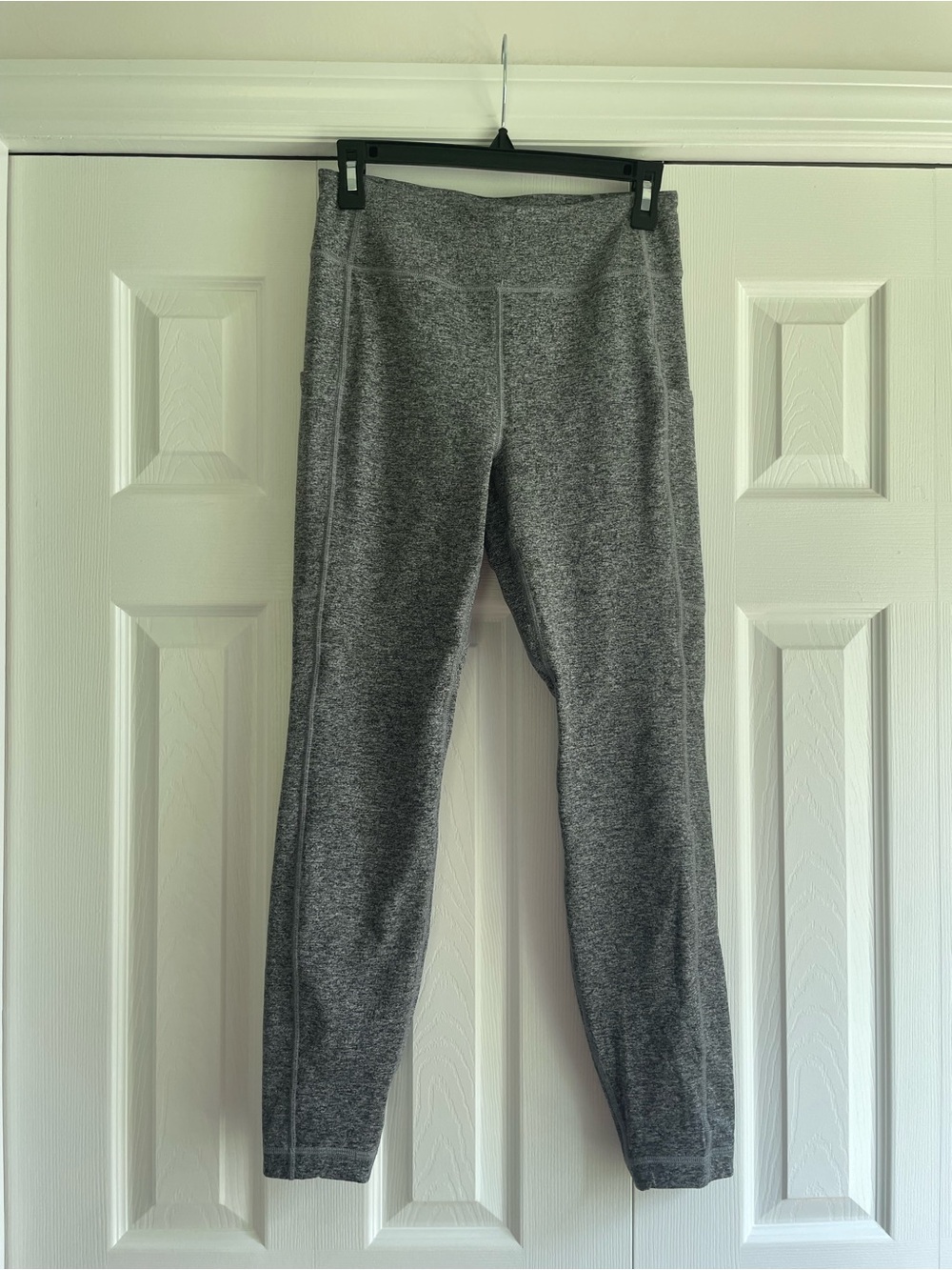 Duluth Trading Co Gray Heather Performance Leggings with pockets
